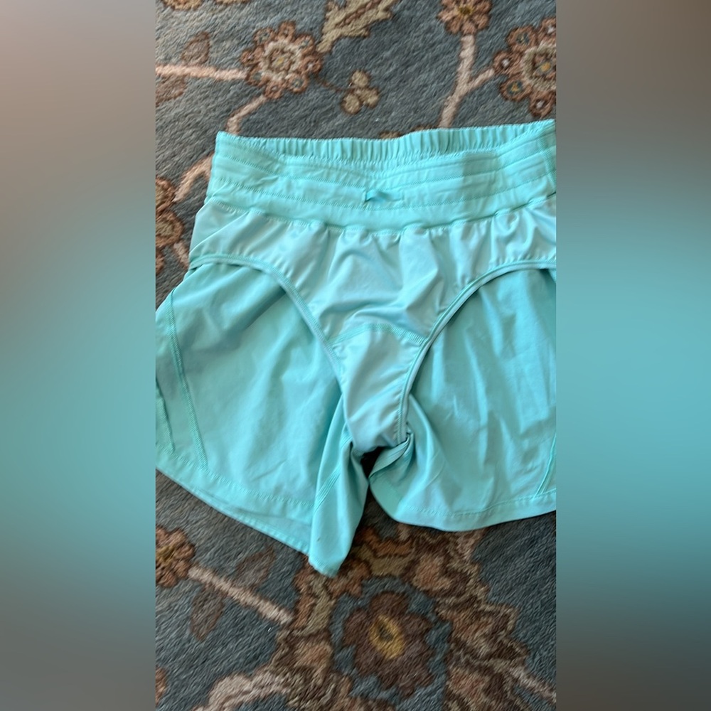 Lululemon Track That Short 5” Inseam Sz 8 Mint Green - Picture 6 of 6